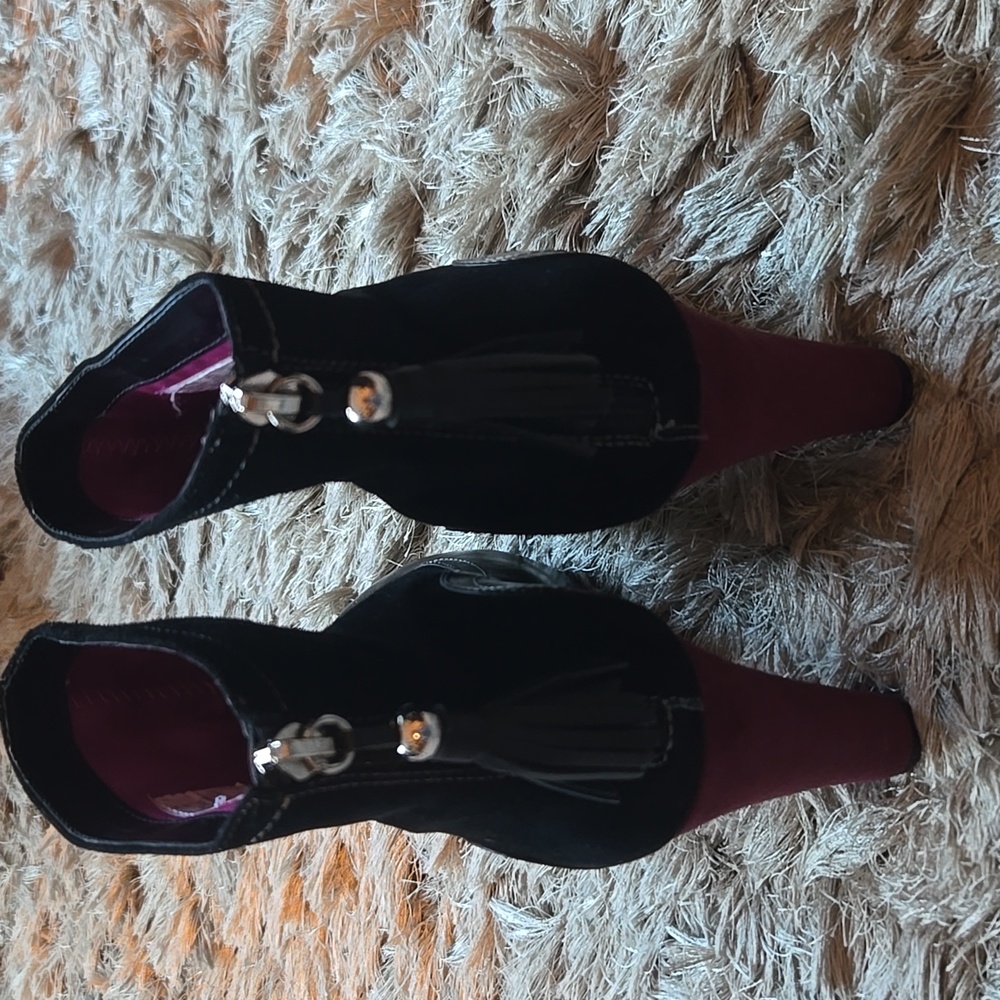 Hush Puppies Black And Burgundy Leather And Suede Booties - Picture 5 of 13